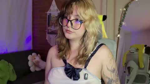 Hazel Brown online show from March 17, 12:15 am