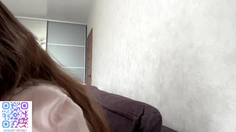 Snapshot of heart_petal chatting on October 21, 10:20 am Mona online show from October 21, 10:20 am