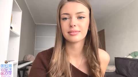 Snapshot of heart_petal chatting on September 27, 8:56 am Mona online show from September 27, 8:56 am