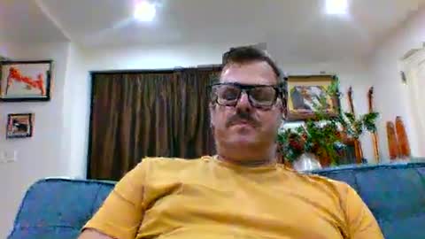 Snapshot of heartofadog604 chatting on December 6, 11:52 pm MT online show from December 6, 11:52 pm