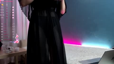 Our names are Anette and Alice online show from December 6, 3:28 pm