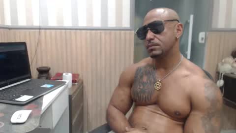 hebertgomes online show from June 7, 9:09 pm