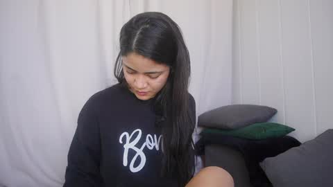 hecate333 online show from January 15, 9:45 am