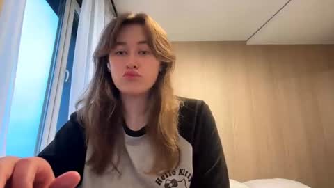Molly online show from June 26, 6:13 pm