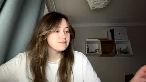 Molly online show from June 25, 6:13 pm