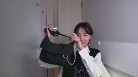 HEEJIN online show from November 7, 8:22 pm