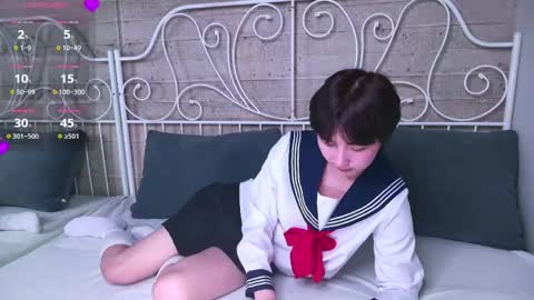 HEEJIN online show from March 15, 8:45 pm