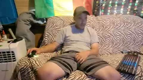 xxScubaStevexx online show from July 4, 3:05 pm