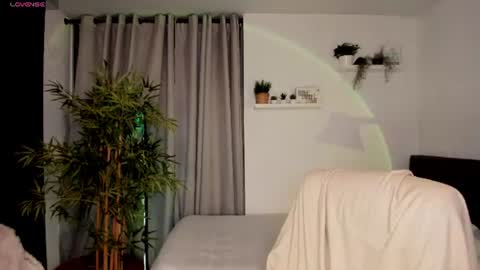 helen_miller online show from July 23, 11:46 pm