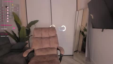 Snapshot of helena_lorente chatting on October 28, 3:13 pm Helen online show from October 28, 3:13 pm