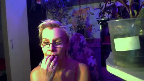 Helga online show from May 9, 10:27 pm