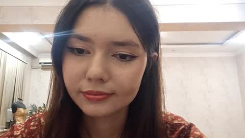 Snapshot of helgakraszewski chatting on October 22, 6:31 pm Alice online show from October 22, 6:31 pm