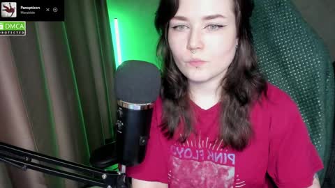 Red online show from June 7, 8:58 pm