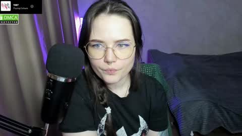 Red online show from February 18, 10:14 pm