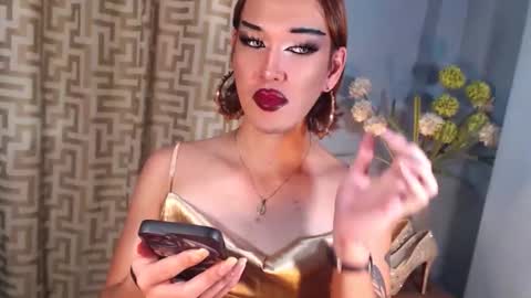 hellatarahathor online show from February 23, 9:33 am