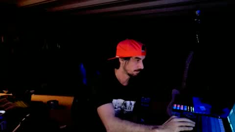 helldiver1990 online show from December 20, 10:11 am