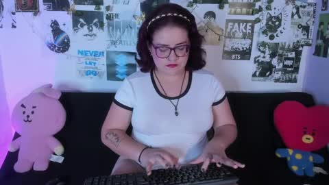 hellen online show from May 19, 3:57 am