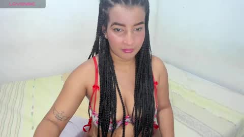 hellen_scot_ online show from May 10, 1:23 am