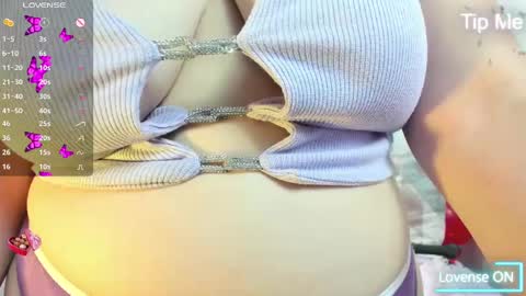 Snapshot of hellen_starx chatting on February 25, 6:44 pm hellen_starx online show from February 25, 6:44 pm