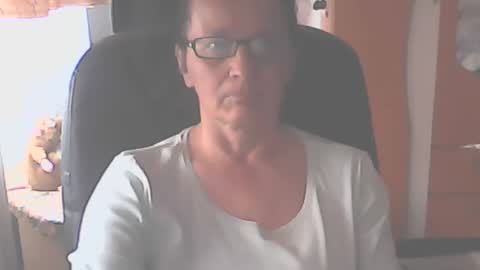 hellenmarie online show from September 26, 10:23 am