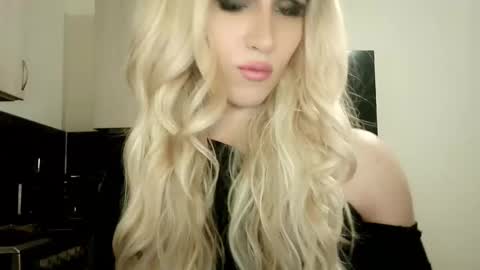 Snapshot of hellenspellman chatting on March 8, 2:34 am Helen Spellman online show from March 8, 2:34 am