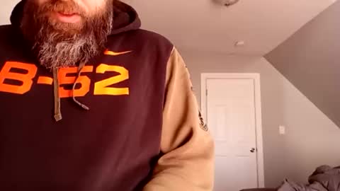 helpmecum1033 online show from March 4, 7:00 pm