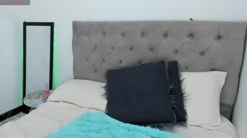 Henlly online show from July 30, 10:38 am