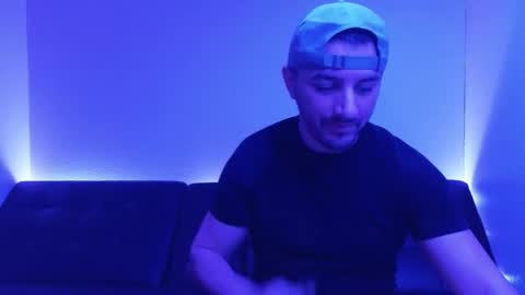 HENNIDRIP online show from January 12, 4:30 am