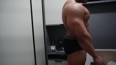 Henri online show from November 4, 1:18 am