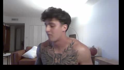Snapshot of henrydesanti chatting on October 2, 1:37 am henrydesanti online show from October 2, 1:37 am