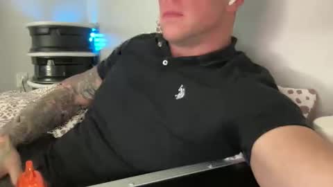 heretopleaseyounow580990 online show from April 11, 6:34 pm