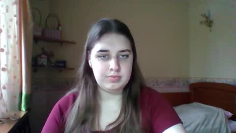 hess_luna_ online show from January 7, 10:09 am