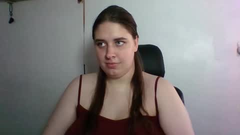 hess_luna_ online show from October 21, 9:25 am