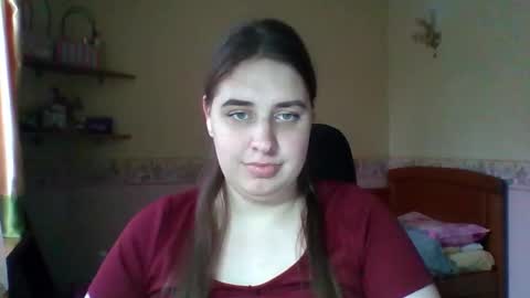 hess_luna_ online show from December 19, 10:11 am