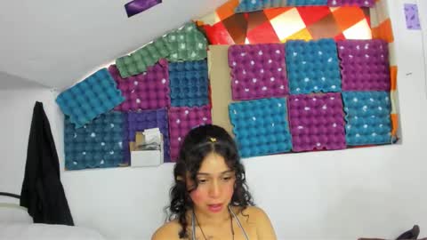 hesttia_ online show from March 23, 9:53 pm
