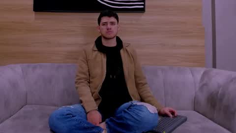 heteros men online show from December 20, 2:02 pm