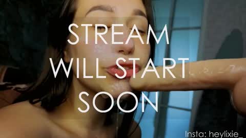Snapshot of heylixie_ chatting on September 18, 1:53 am Li online show from September 18, 1:53 am