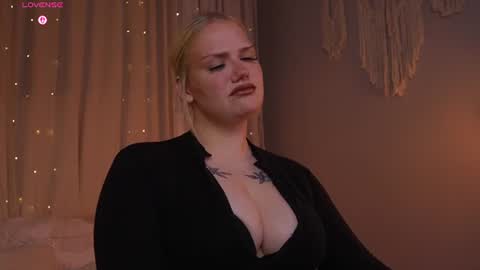 heynoirsam online show from June 23, 7:05 am