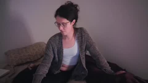 Ada Sophie online show from February 22, 8:40 am