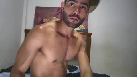 Snapshot of hideonbush051 chatting on September 22, 5:50 pm hideonbush online show from September 22, 5:50 pm