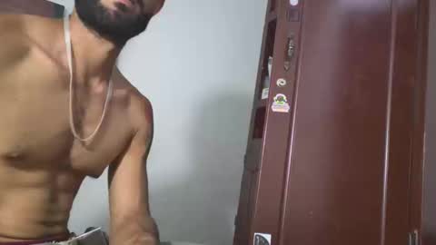 hideonbush online show from April 10, 5:17 pm