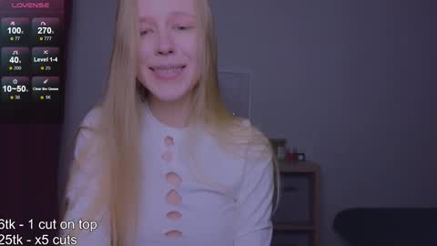 Chloe online show from March 5, 7:23 pm