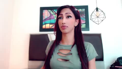 Hilary Avilan online show from February 27, 7:50 pm