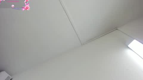 Hilary Thomsom online show from March 3, 12:34 pm