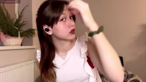 Hi Im Elizabeth online show from February 1, 5:21 pm