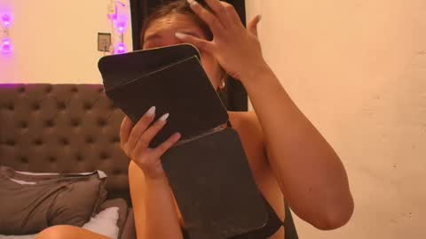yuricah online show from May 14, 3:48 am