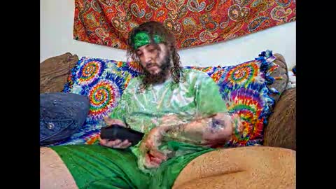 hippiejagain online show from December 4, 6:40 pm