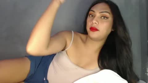 holliescarlet online show from March 12, 4:08 am