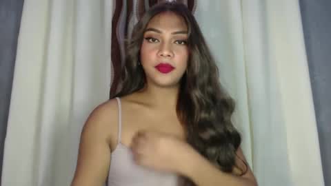 holliescarlet online show from December 7, 3:42 am