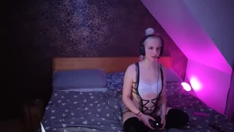 holliesdollies90 online show from February 26, 7:39 pm